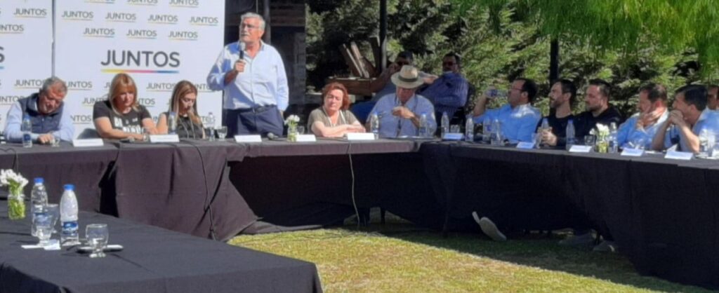 Juntos Bragado con todos sus dirigentes en la reunión seccional de Arenales Política