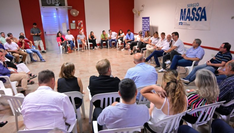 Cumbre de la Cuarta del Frente Renovador con la presencia del concejal Jorge «Chapu» Fernández Política