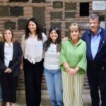 Noventa años grabados en bronce y memoria viva